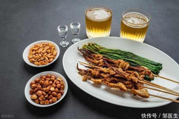 启兴网 “饿着肚子睡”和“睡前夜宵”，哪个对健康影响大？