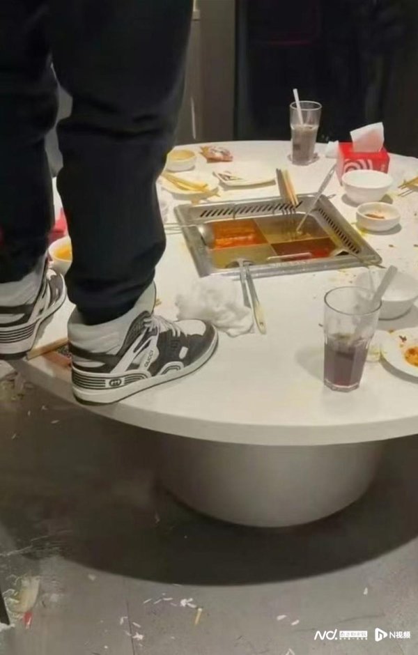 广州华鑫 海底捞“小便门”一审判决：获赔220万，十倍赔偿未获支持