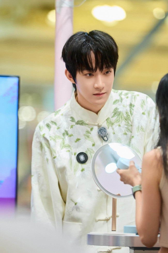 《巴黎合伙人》双店经营迎考验 国货出海渠道再升级