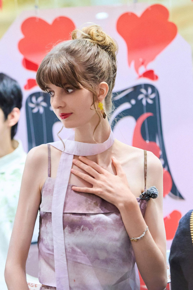 《巴黎合伙人》双店经营迎考验 国货出海渠道再升级